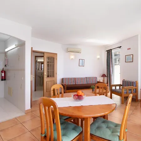 Camoes 13C, Vista Mar, Com Piscina شقة